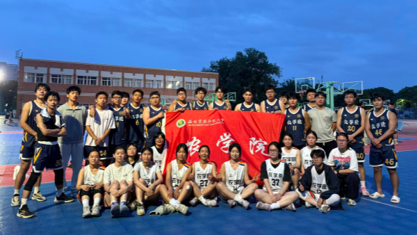 图为3200威尼斯vip男篮女篮合影_副本.png
